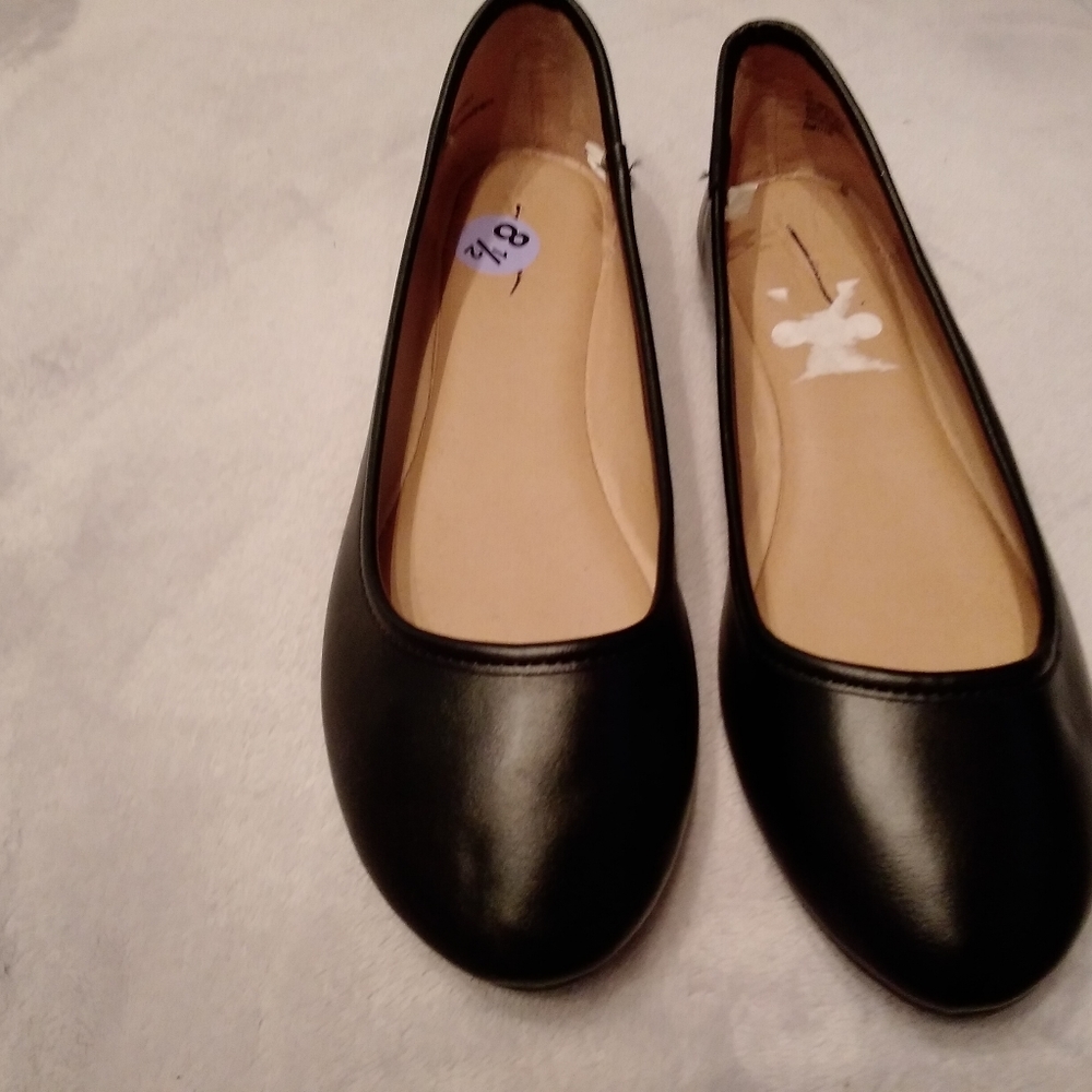 Shoes - Picture 2 of 2